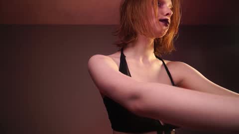        im expecting 350 thumbs up on my altar   online show from February 2025 04:26:02 AM