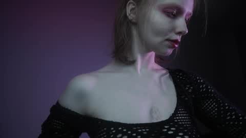        im expecting 350 thumbs up on my altar   online show from October 2025 10:10:01 PM