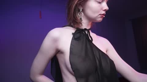        im expecting 350 thumbs up on my altar   online show from November 2025 10:07:02 PM