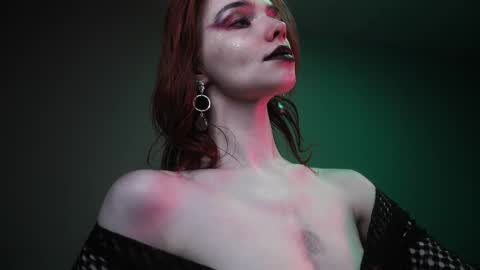        im expecting 350 thumbs up on my altar   online show from April 2026 10:12:02 PM