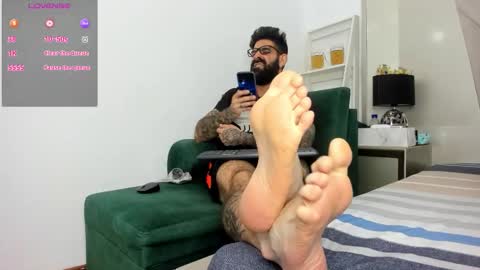 gio_lorenz online show from October 2025 01:51:02 PM