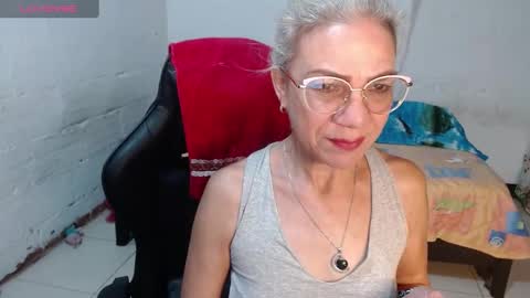 Snapshot of giorgia_xue53 chatting on December 2024 08:39:01 PM Mary online show from December 2024 08:39:01 PM