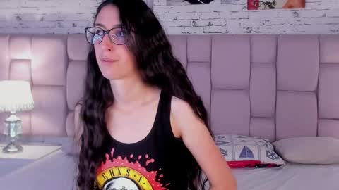 Snapshot of girafmusic chatting on November 2025 01:11:01 PM GirafMusic online show from November 2025 01:11:01 PM