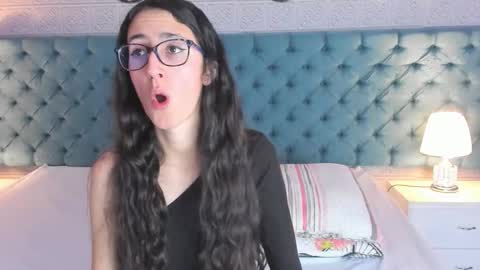 Snapshot of girafmusic chatting on January 2026 01:46:01 PM GirafMusic online show from January 2026 01:46:01 PM