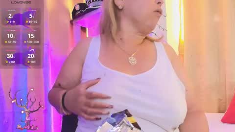 Girl Amada online show from November 2025 08:53:01 PM