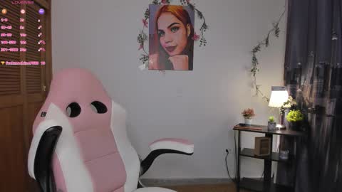 Snapshot of girl_dollx chatting on February 2026 08:51:01 PM Bri online show from February 2026 08:51:01 PM