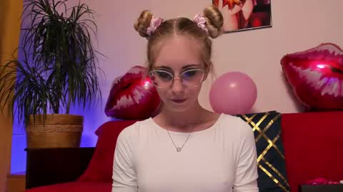 Nikki online show from February 2025 04:17:02 PM