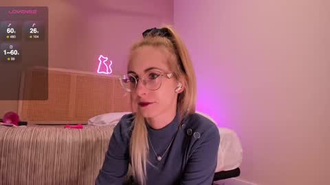 Nikki online show from February 2025 04:20:02 PM