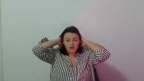 Snapshot of girl_leya chatting on October 2025 07:02:02 PM girl_leya online show from October 2025 07:02:02 PM