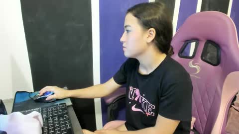 Snapshot of girl_princess18 chatting on February 2026 09:13:02 PM girl_princess18 online show from February 2026 09:13:02 PM