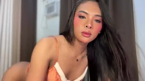 queen ronna online show from May 2026 06:09:01 PM