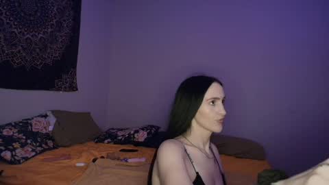 Snapshot of girlofurdreamsxxxxox chatting on April 2026 05:33:01 PM Camille online show from April 2026 05:33:01 PM