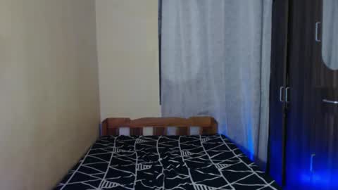 Snapshot of girlsweet_enise69xxx chatting on December 2024 04:29:02 PM Mynameisenise online show from December 2024 04:29:02 PM