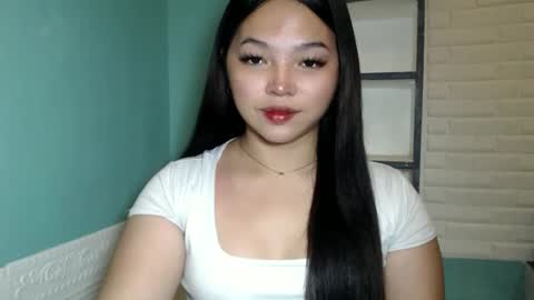 Rhaine online show from October 2025 09:32:01 AM