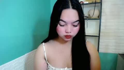 Snapshot of girlthatuneedxxx chatting on February 2026 07:01:02 PM Rhaine online show from February 2026 07:01:02 PM