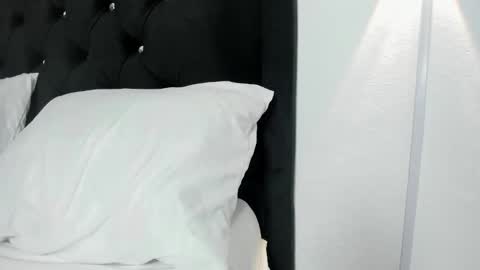 Snapshot of gisell_antonella chatting on March 2026 01:15:01 PM Gisell online show from March 2026 01:15:01 PM