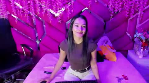 Snapshot of gisell_squirt chatting on October 2025 11:31:01 AM gisell_squirt online show from October 2025 11:31:01 AM