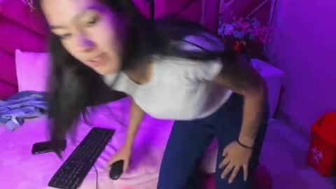 Snapshot of gisell_squirt chatting on October 2025 11:43:01 AM gisell_squirt online show from October 2025 11:43:01 AM