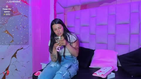 Snapshot of gisell_squirt chatting on May 2026 12:23:02 PM gisell_squirt online show from May 2026 12:23:02 PM
