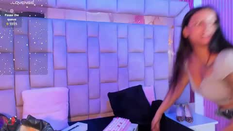 Snapshot of gisell_squirt chatting on May 2026 01:19:01 PM gisell_squirt online show from May 2026 01:19:01 PM