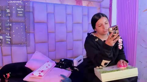 Snapshot of gisell_squirt chatting on June 2026 01:02:01 PM gisell_squirt online show from June 2026 01:02:01 PM