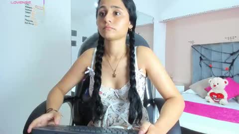 GISELLE ROLDAN online show from October 2025 04:31:02 AM