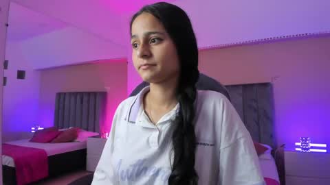 GISELLE ROLDAN online show from April 2026 12:28:02 PM