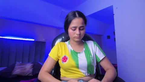 Snapshot of giselle_roldan chatting on July 2026 03:35:01 AM GISELLE ROLDAN online show from July 2026 03:35:01 AM
