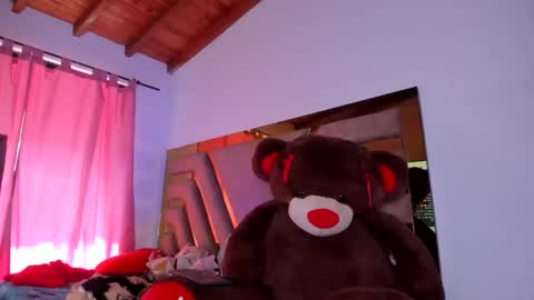 . Gisel Reyes . online show from February 2025 09:16:02 PM