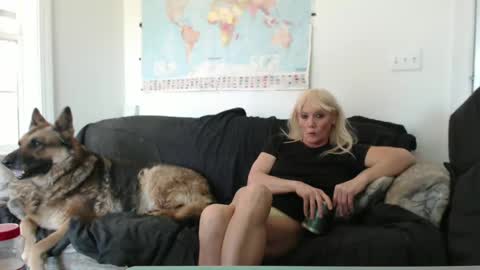 Snapshot of gizi_ilka chatting on January 2025 05:59:02 PM Terri online show from January 2025 05:59:02 PM