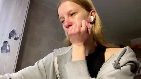 gladyswigg online show from April 2026 09:04:01 AM