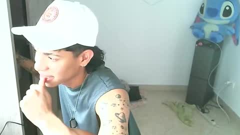 glen_connor_11 online show from January 2026 06:46:02 PM