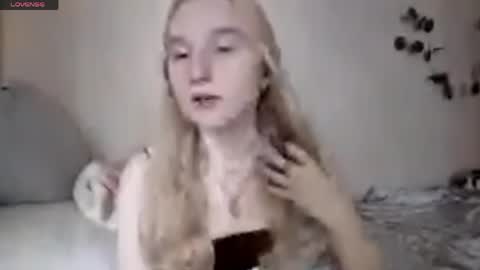 Snapshot of glennabeem chatting on May 2026 08:09:02 AM Laura online show from May 2026 08:09:02 AM