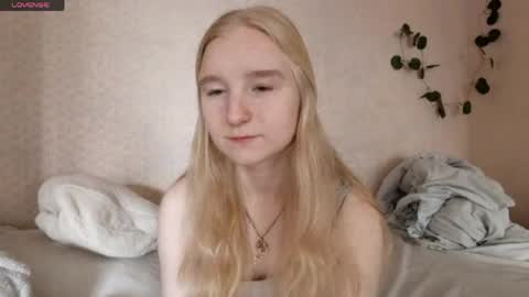 Snapshot of glennabeem chatting on May 2026 03:12:01 AM Laura online show from May 2026 03:12:01 AM