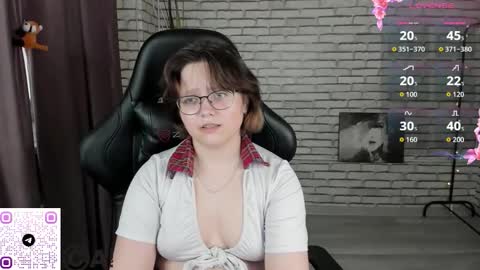 glimmer_goddesss online show from November 2025 09:22:02 AM