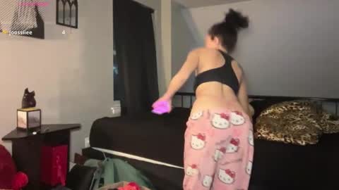 Snapshot of globberton chatting on February 2026 06:58:01 AM Baby Bimbo online show from February 2026 06:58:01 AM