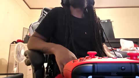 Snapshot of glomightyj chatting on April 2026 10:29:02 PM glomightyj online show from April 2026 10:29:02 PM