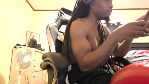 Snapshot of glomightyj chatting on April 2026 01:29:02 PM glomightyj online show from April 2026 01:29:02 PM