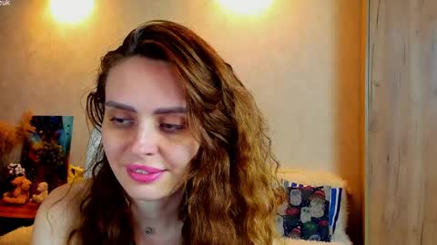 Gloria Wood online show from April 2026 06:16:01 PM