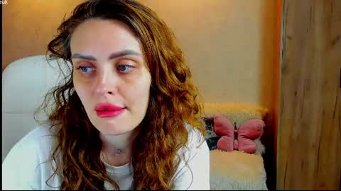 Snapshot of gloria_wood chatting on July 2026 05:04:02 PM Gloria Wood online show from July 2026 05:04:02 PM