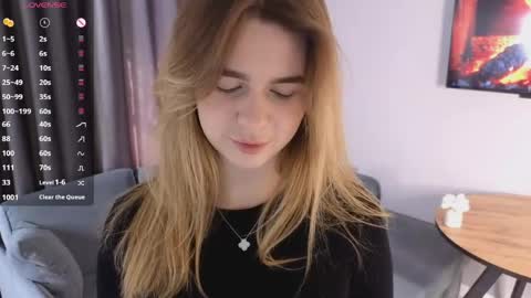 Mia online show from April 2026 10:11:01 AM