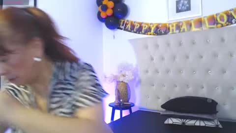 Snapshot of glory_shine chatting on October 2025 12:26:01 PM Glory online show from October 2025 12:26:01 PM