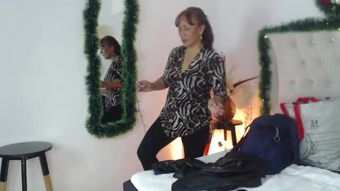 Snapshot of glory_shine chatting on December 2025 12:33:02 PM Glory online show from December 2025 12:33:02 PM