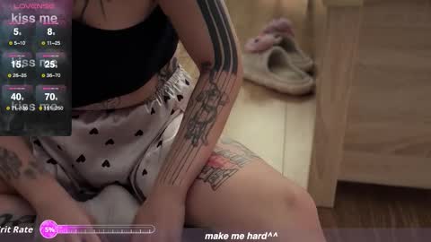 Snapshot of gloryaaaa chatting on October 2025 08:17:01 AM I want to make you happy and lovense  online show from October 2025 08:17:01 AM