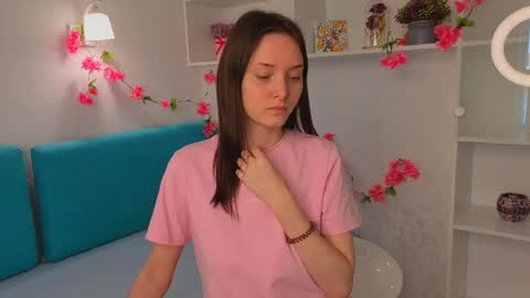 Mia online show from May 2026 08:21:01 AM