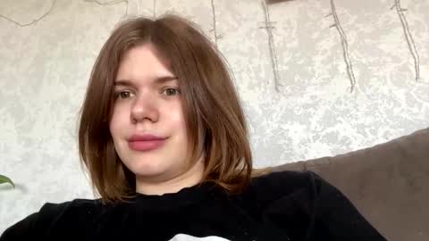 Snapshot of glossy_girl_1 chatting on April 2026 12:25:01 PM Roxy online show from April 2026 12:25:01 PM