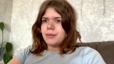 Snapshot of glossy_girl_1 chatting on May 2026 05:05:02 AM Roxy online show from May 2026 05:05:02 AM