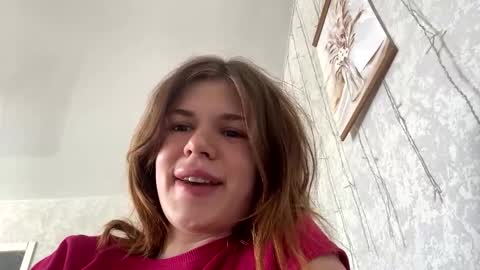 Snapshot of glossy_girl_1 chatting on May 2026 09:36:01 AM Roxy online show from May 2026 09:36:01 AM