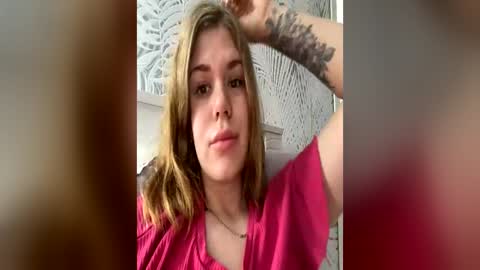 Snapshot of glossy_girl_1 chatting on June 2026 06:41:01 AM Roxy online show from June 2026 06:41:01 AM