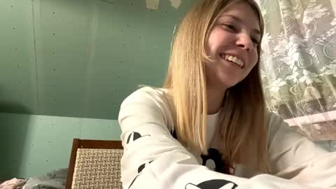 glyndabrierre online show from April 2026 04:23:01 PM